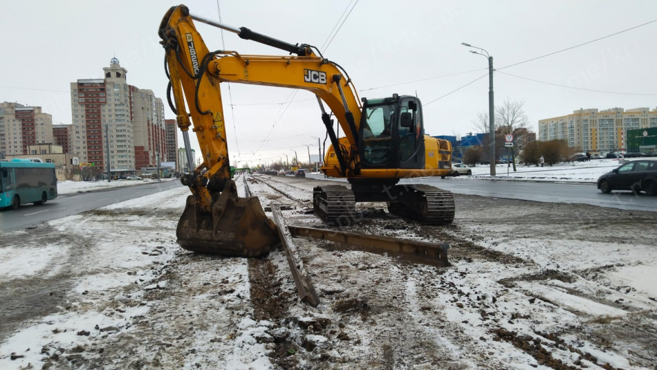 В Петербурге начали ремонтировать трамвайные пути на Бухарестской, водителей ждут ограничения